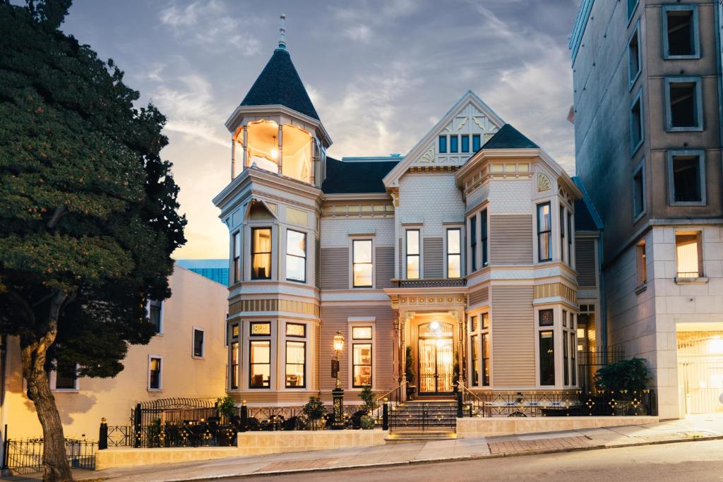 Neighboourgood Sutter Mansion Hotel