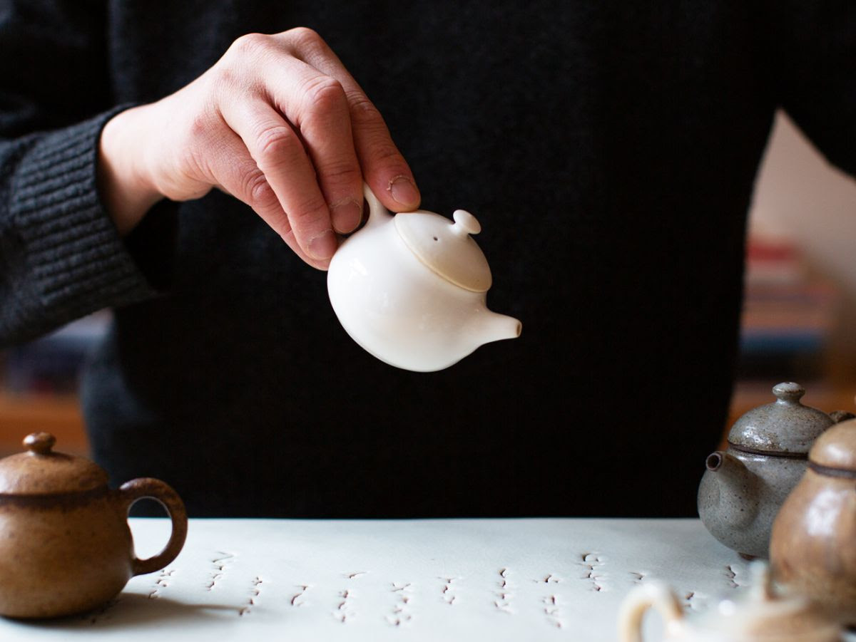 Tea pot by Zhang Hao Yan